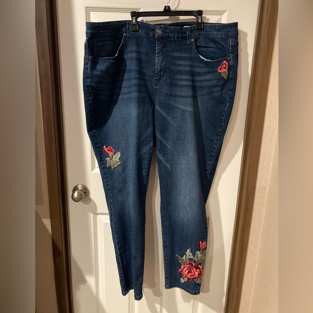 Vintage America Blues Classic Blue Jeans with flowery embellished women’s 24